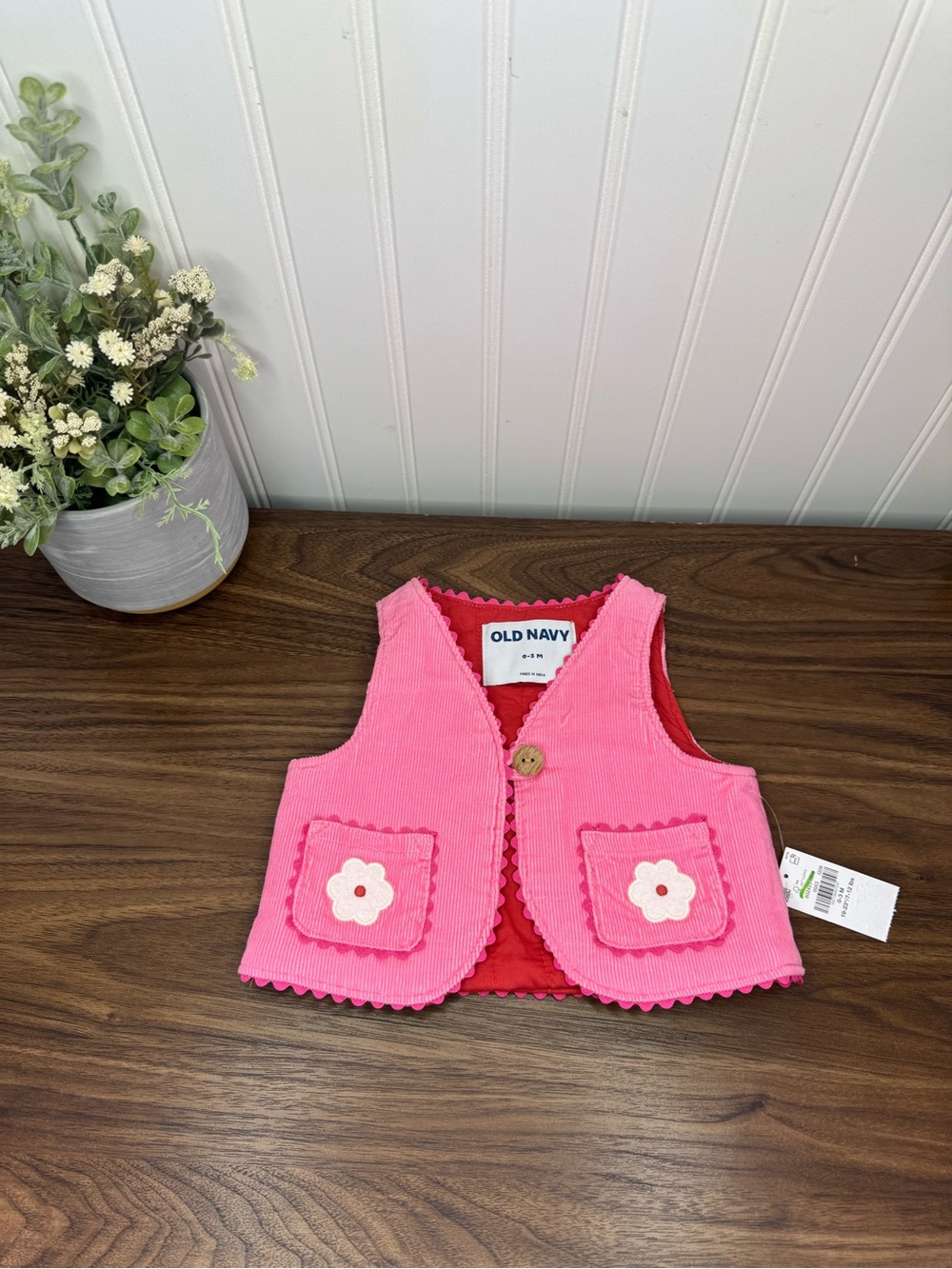 Old Navy Baby Girls Embroidered Corduroy Vest Hot Pink Flower 0 to 3 Months